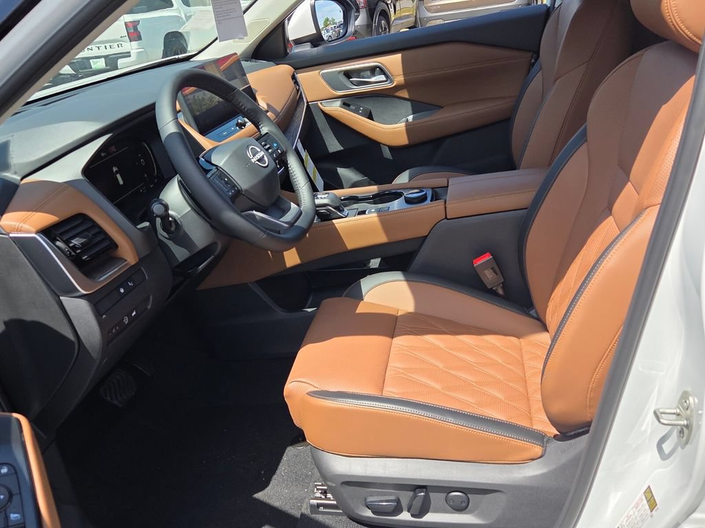 New 2026 Nissan Rogue Platinum w/ Platinum Premium Package AWD/4WD image 3