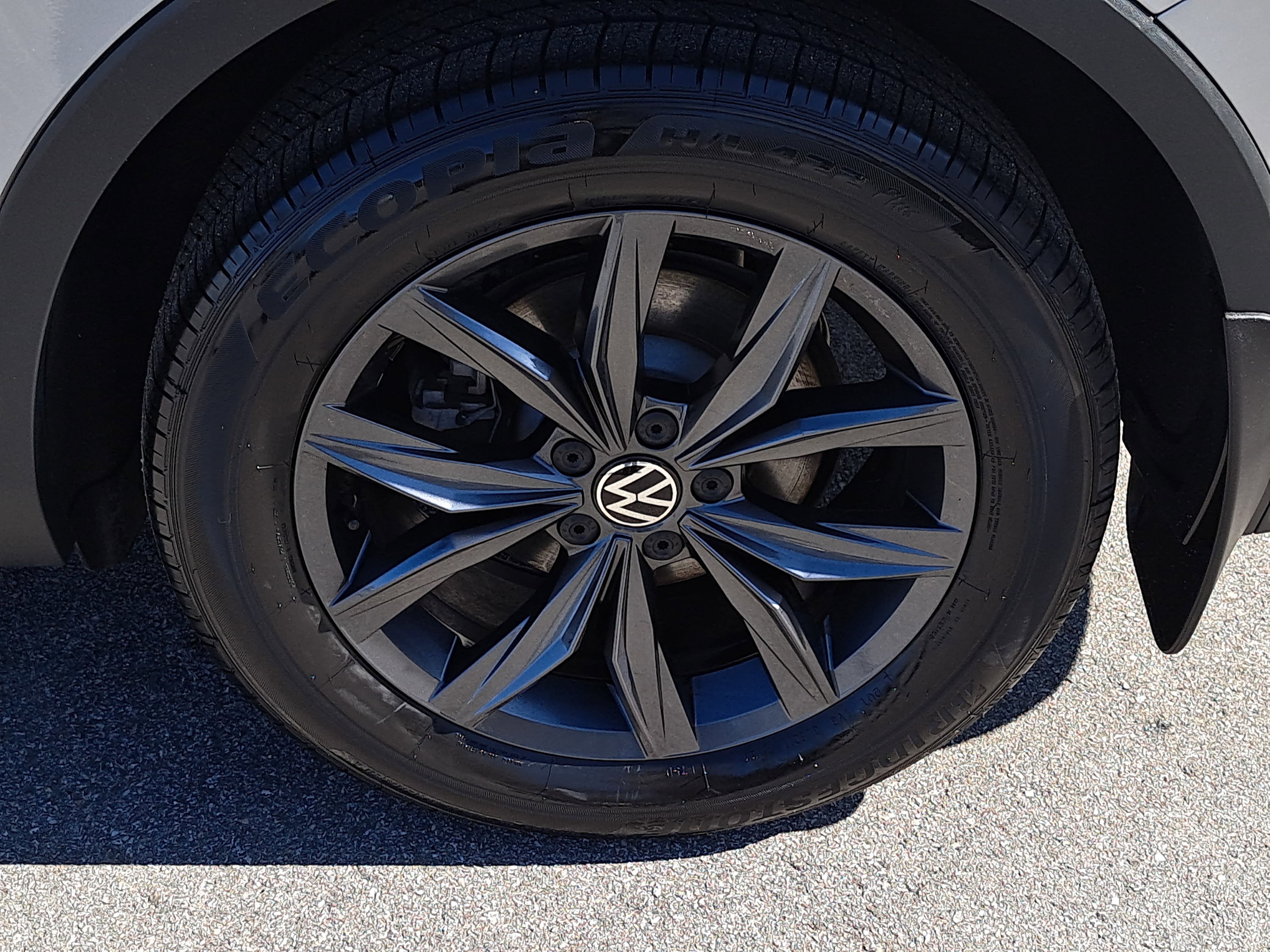 Certified 2023 Volkswagen Tiguan SE w/ Panoramic Sunroof Package image 32