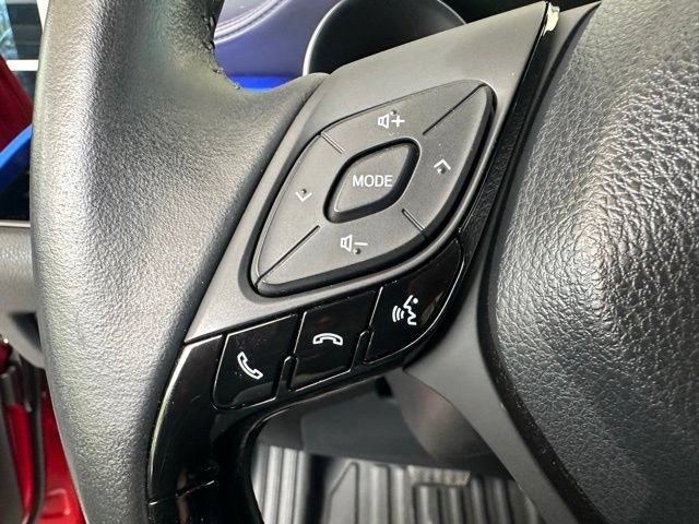 Used 2020 Toyota C-HR XLE FWD image 22