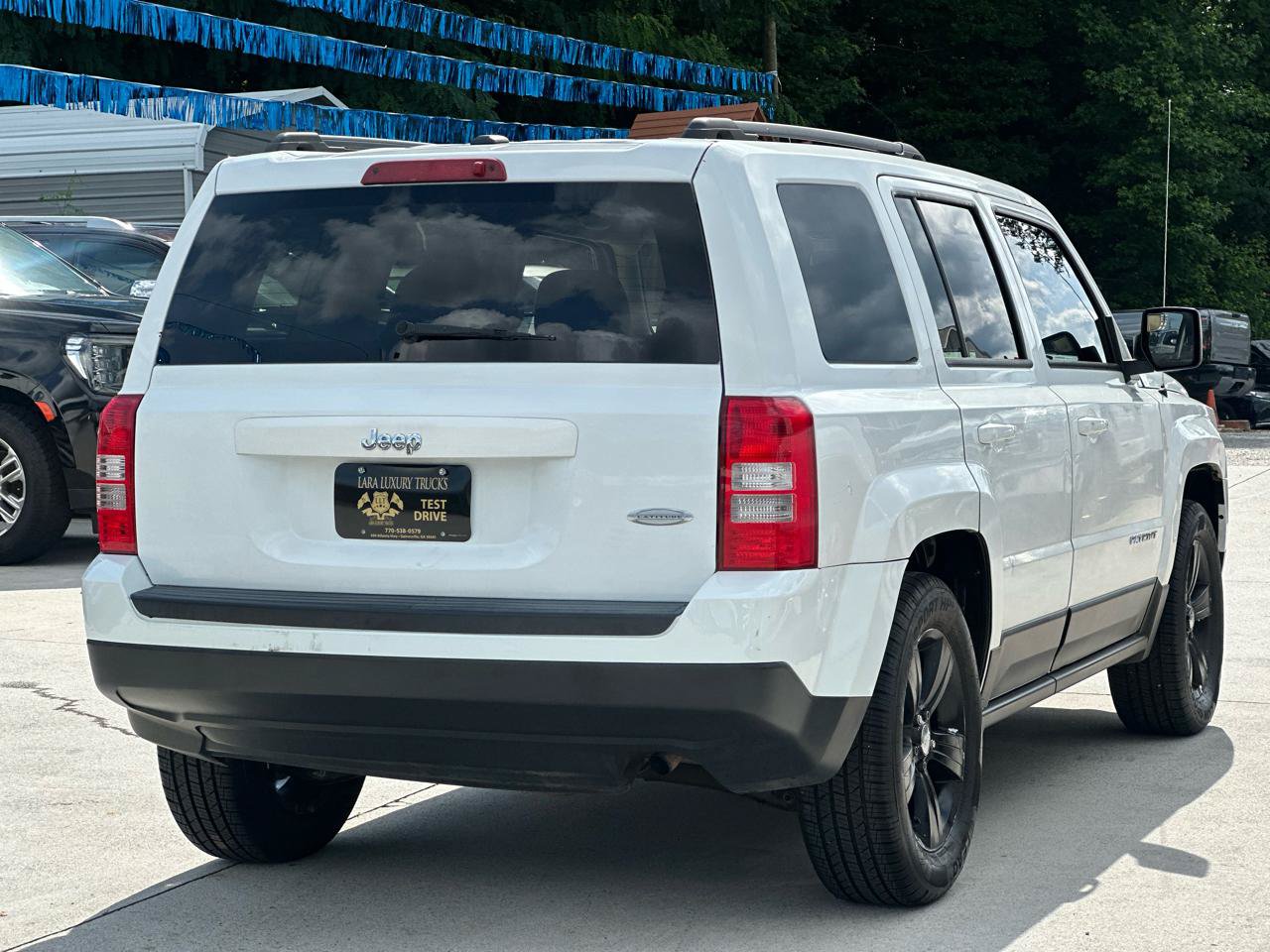 Used 2017 Jeep Patriot Latitude FWD image 8
