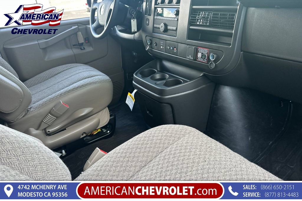 New 2025 Chevrolet Express 3500 Extended RWD image 16