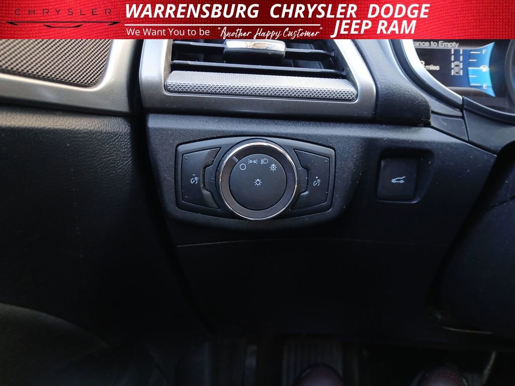 Used 2019 Ford Fusion SE image 30