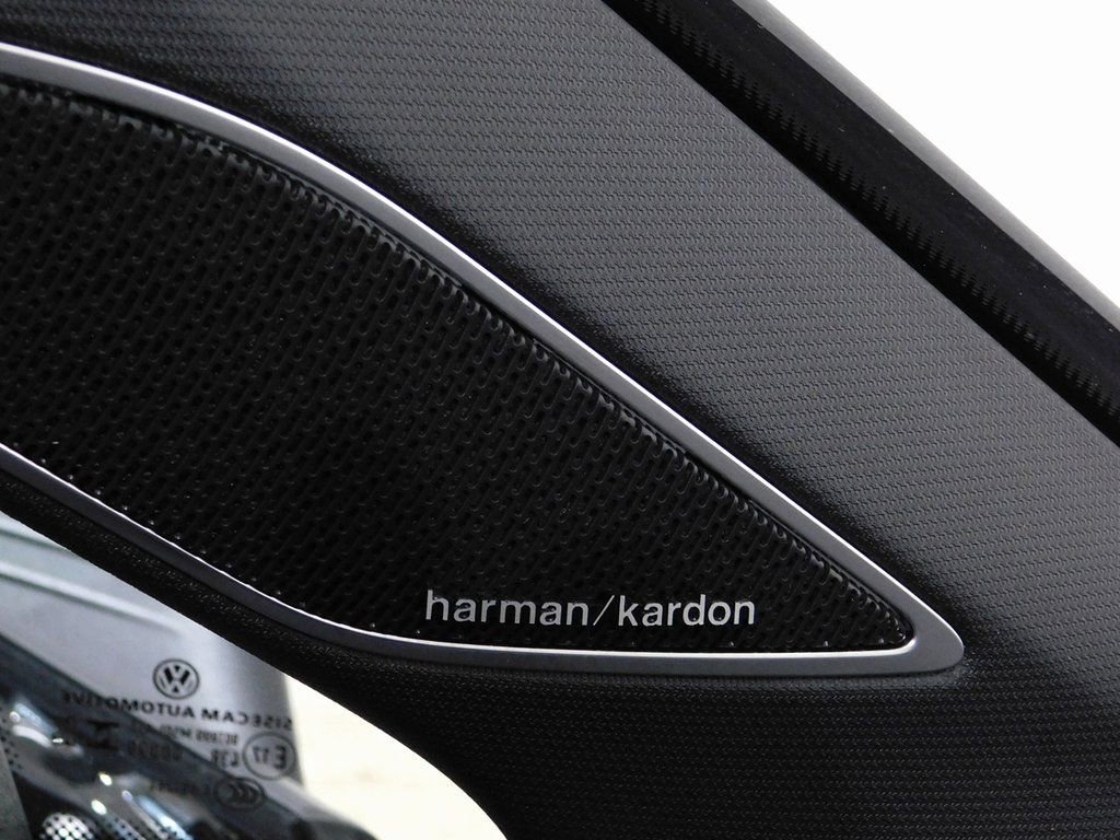 Used 2025 Volkswagen Golf 2.0T image 29