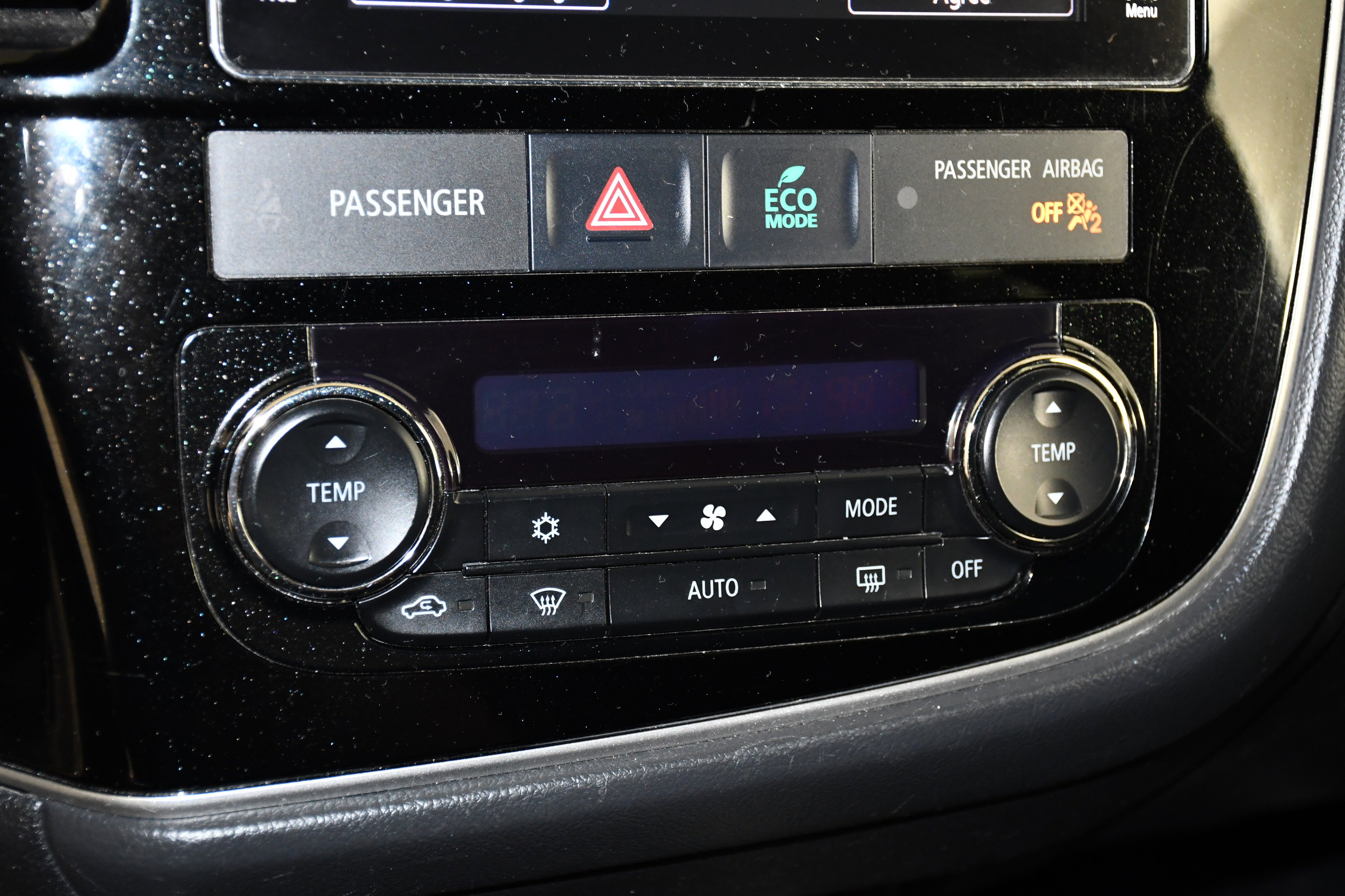 Used 2018 Mitsubishi Outlander LE AWD/4WD image 29