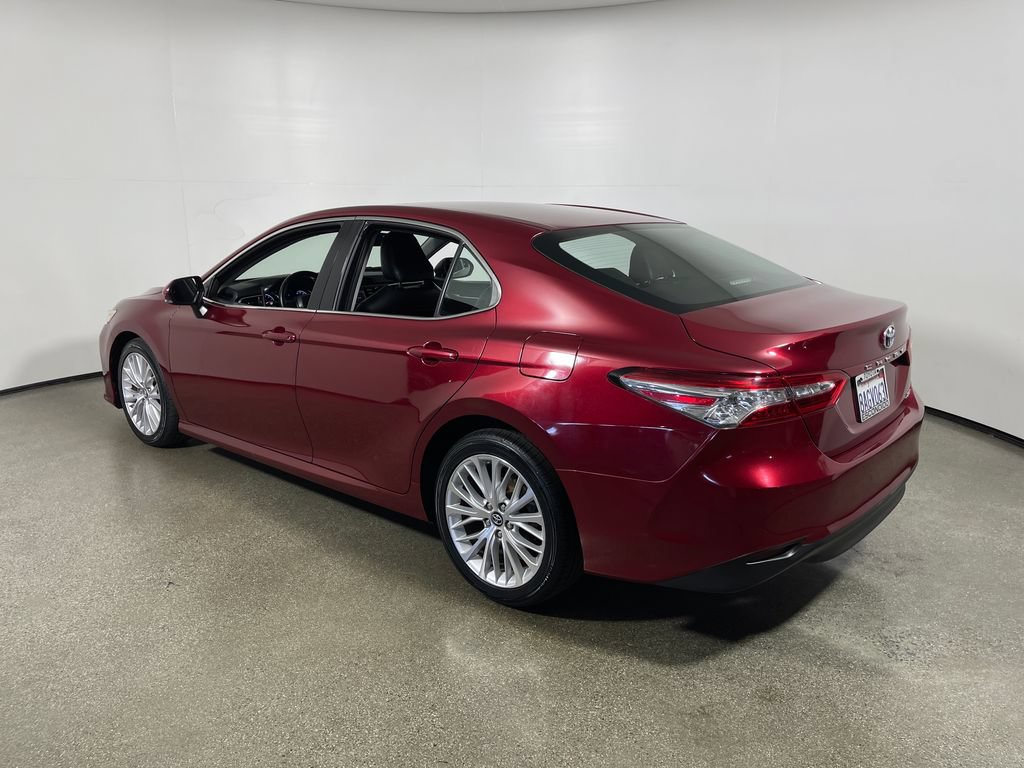 Certified 2018 Toyota Camry XLE FWD image 5