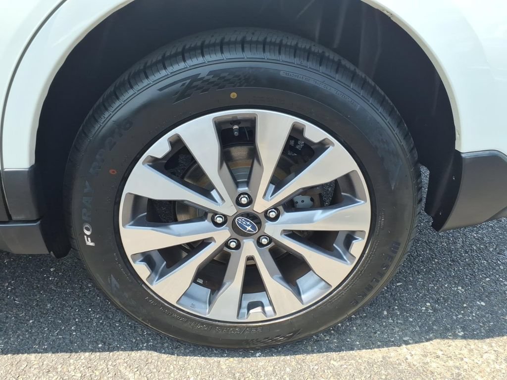 Used 2017 Subaru Outback 2.5i Touring AWD/4WD image 17