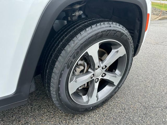 Used 2023 Jeep Grand Cherokee L Limited AWD/4WD image 13