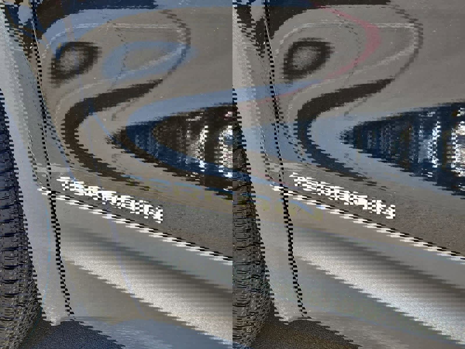 Used 2024 GMC Terrain SLE image 11