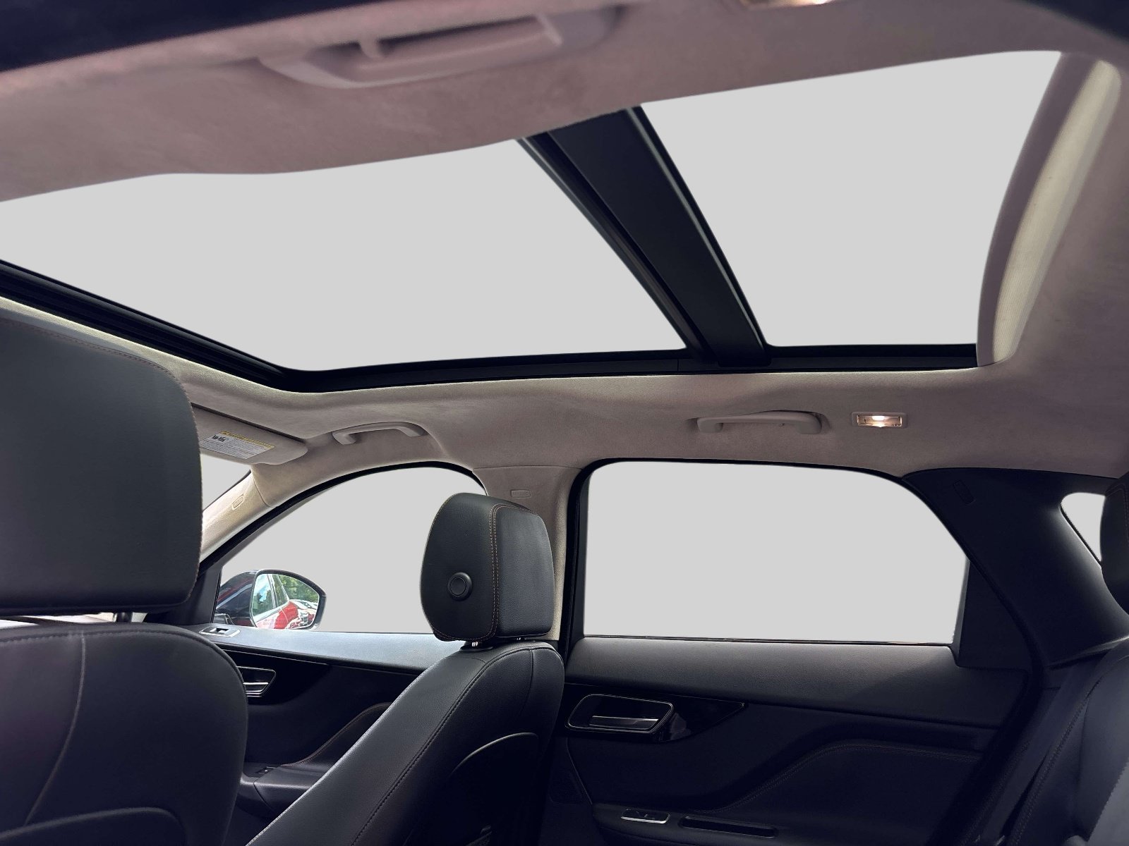 Used 2019 Jaguar F-PACE Prestige AWD/4WD image 13