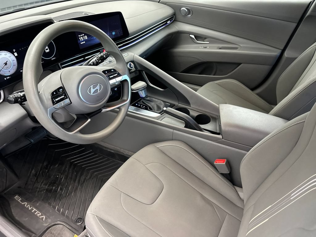 Used 2024 Hyundai Elantra SEL FWD image 9