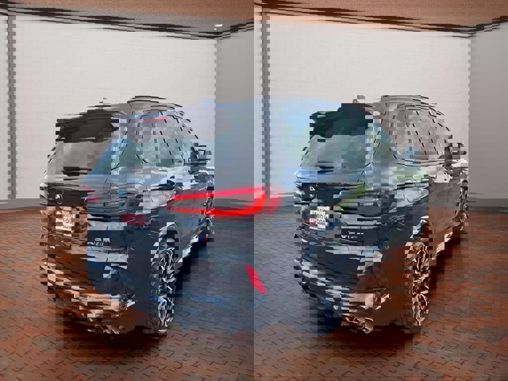 Used 2021 BMW X5 M w/ Executive Package image 8