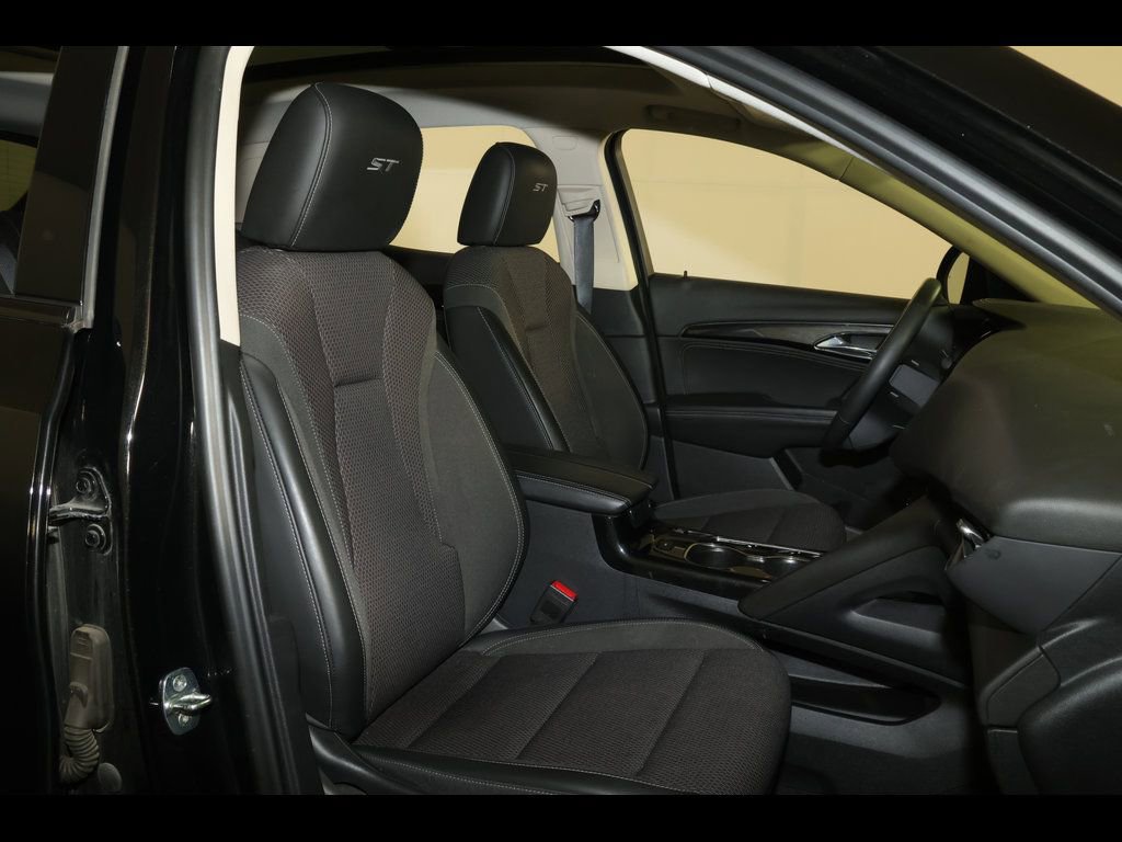 Used 2022 Buick Envision Preferred AWD/4WD image 29
