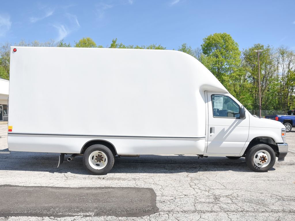 Used 2024 Ford E-450 and Econoline 450 Super Duty w/ Power Windows & Locks Group RWD image 13