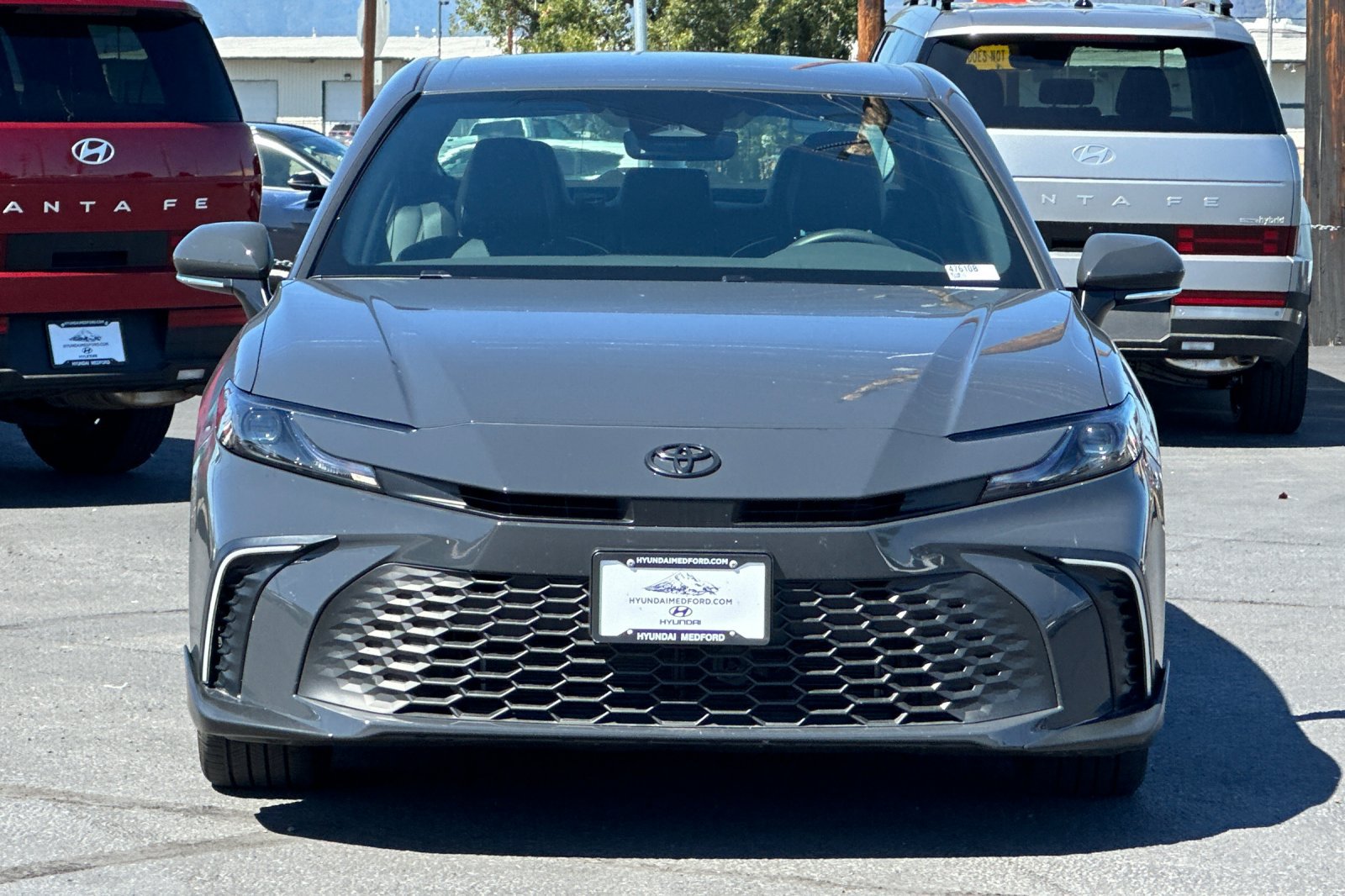 Used 2025 Toyota Camry SE w/ Convenience Package FWD image 9