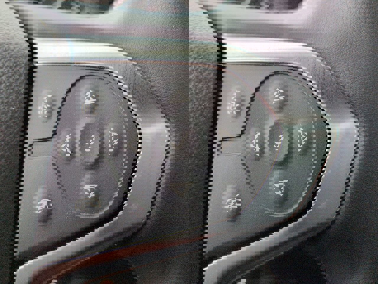 Used 2023 Chevrolet Traverse RS image 26