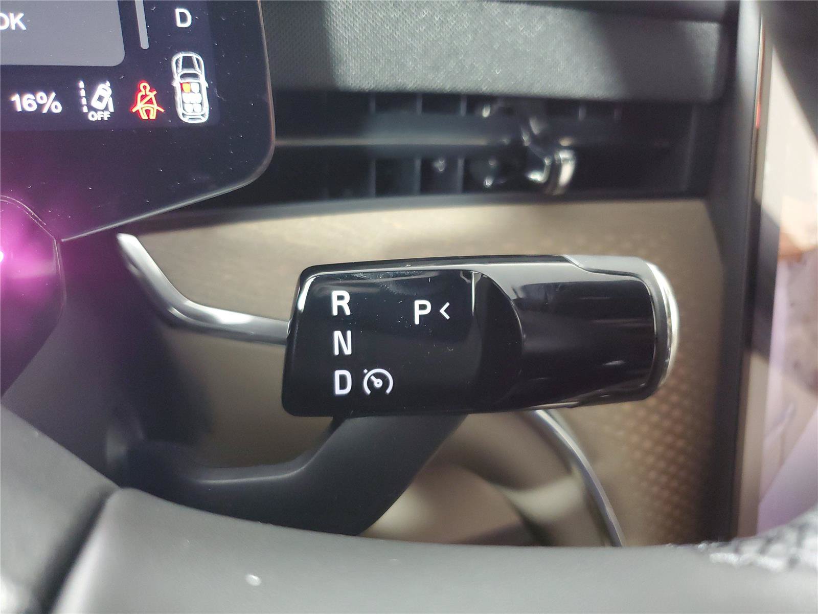 New 2026 Volvo EX90 Plus RWD image 32