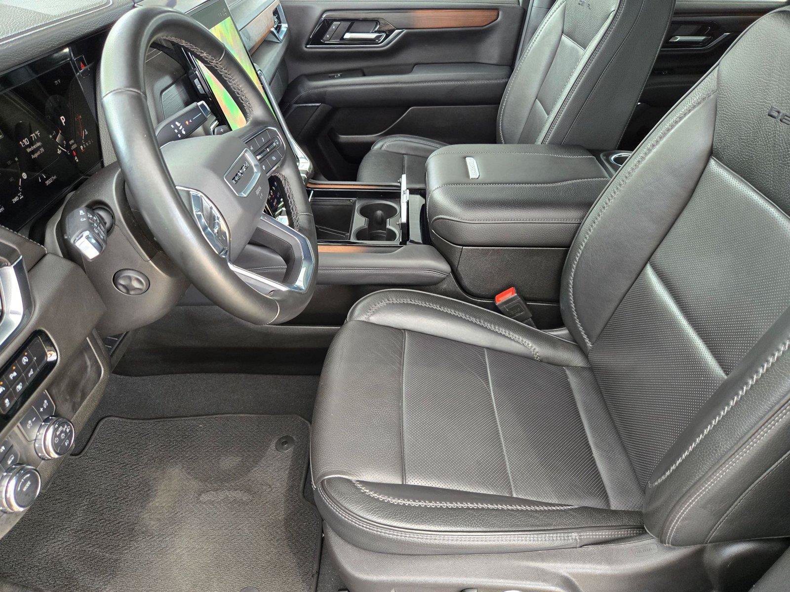 Used 2025 GMC Yukon Denali AWD/4WD image 8