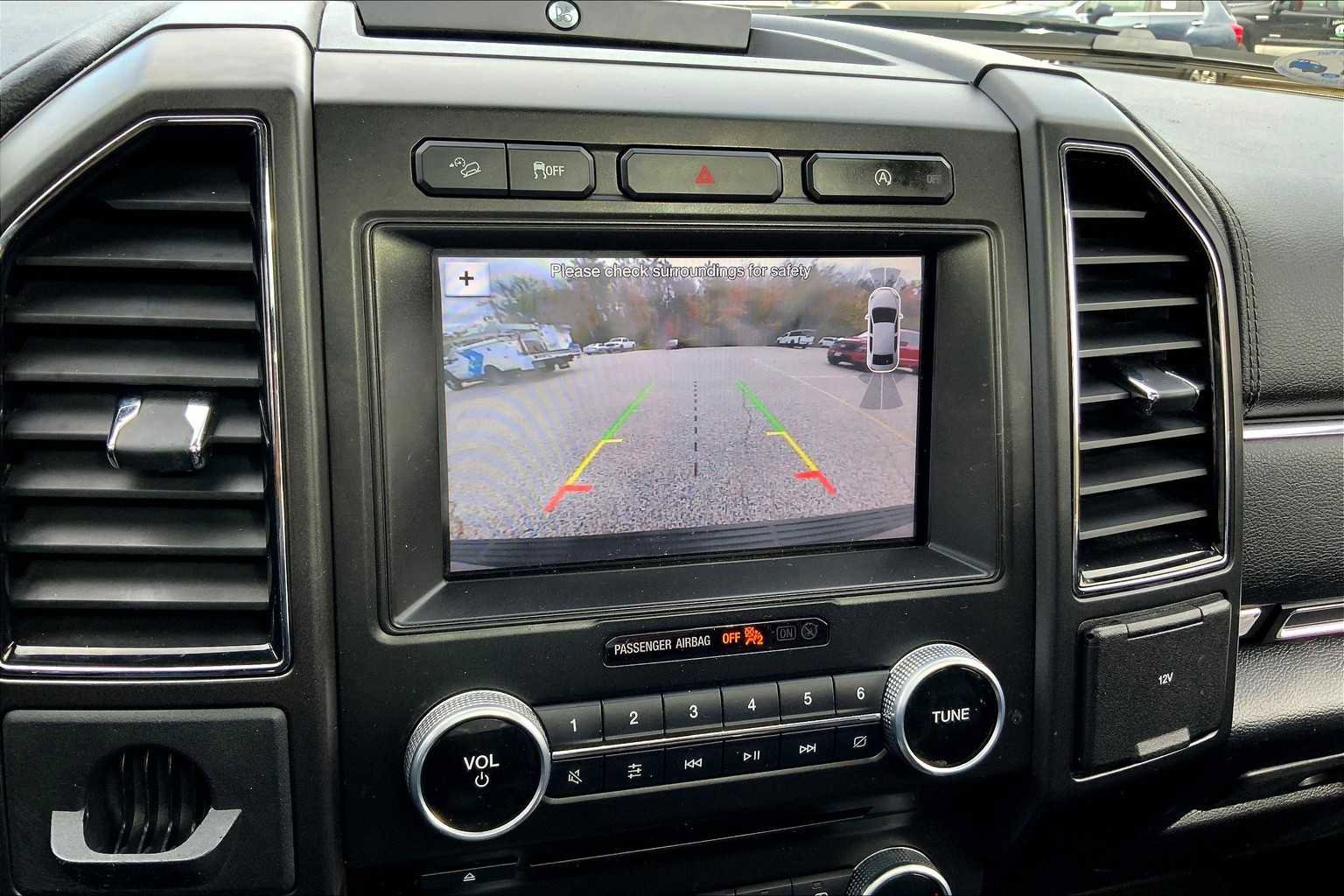 Used 2018 Ford Expedition Limited image 28