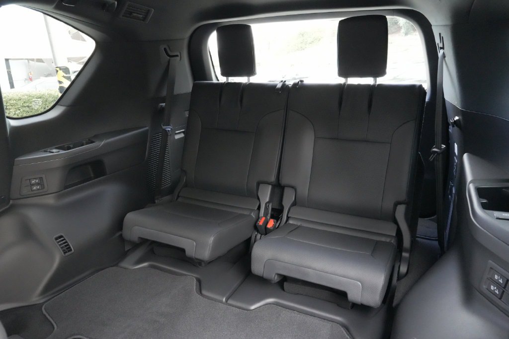 New 2026 Lexus LX 600 4WD w/ Accessory Package (Z1) image 21