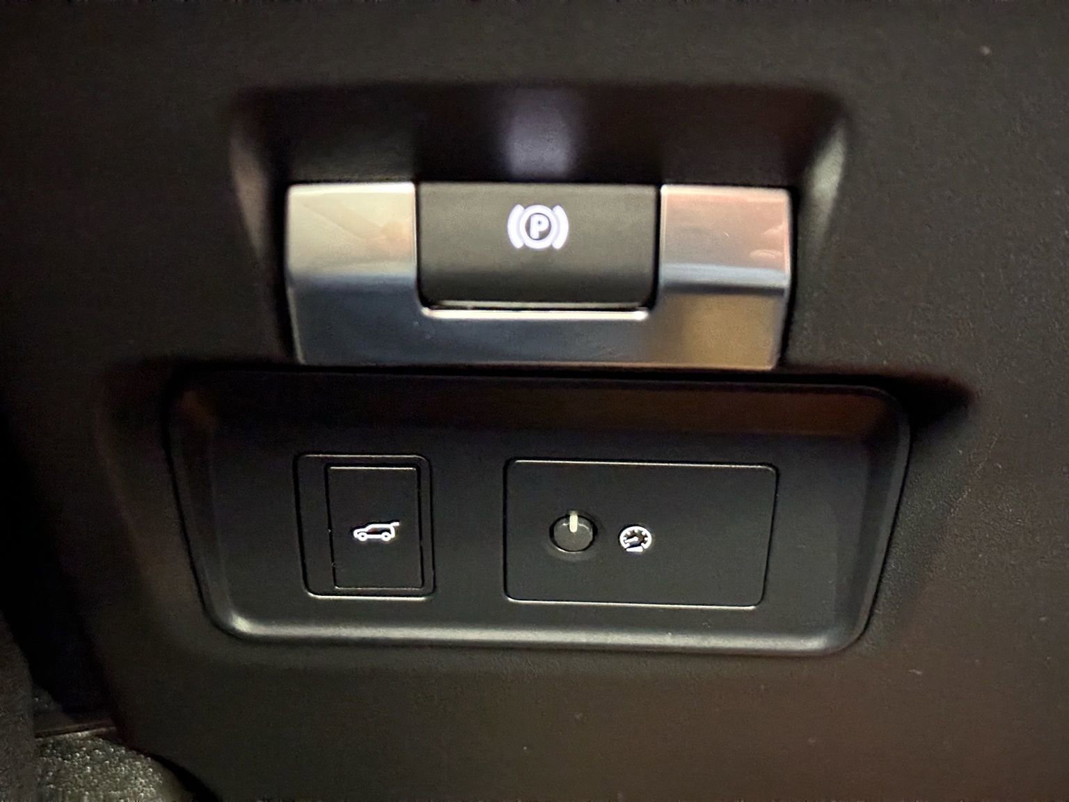 Used 2023 Land Rover Range Rover Evoque R-Dynamic S image 33