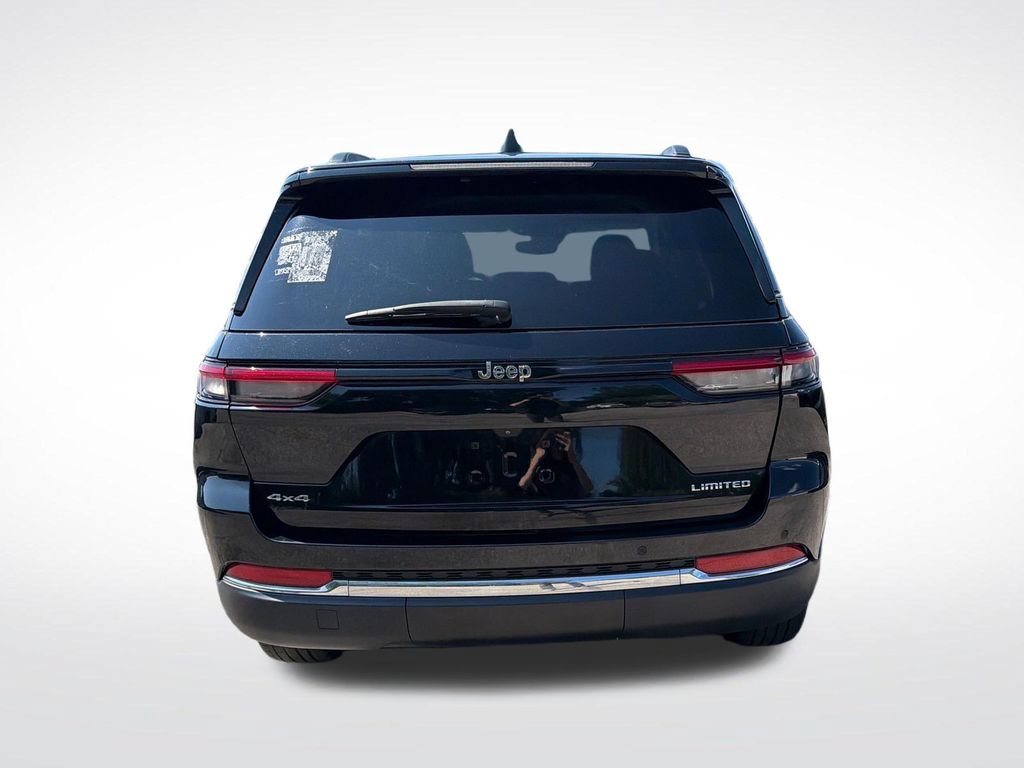 Used 2023 Jeep Grand Cherokee Limited AWD/4WD image 5