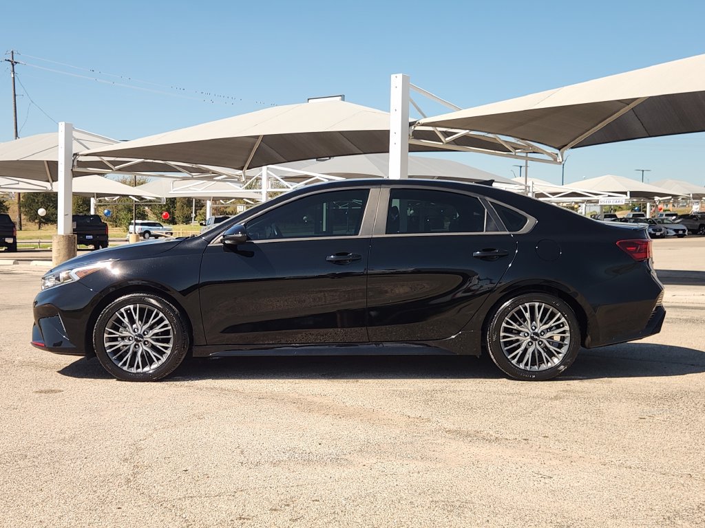 Used 2023 Kia Forte GT-Line w/ GT-Line Premium Package FWD image 4