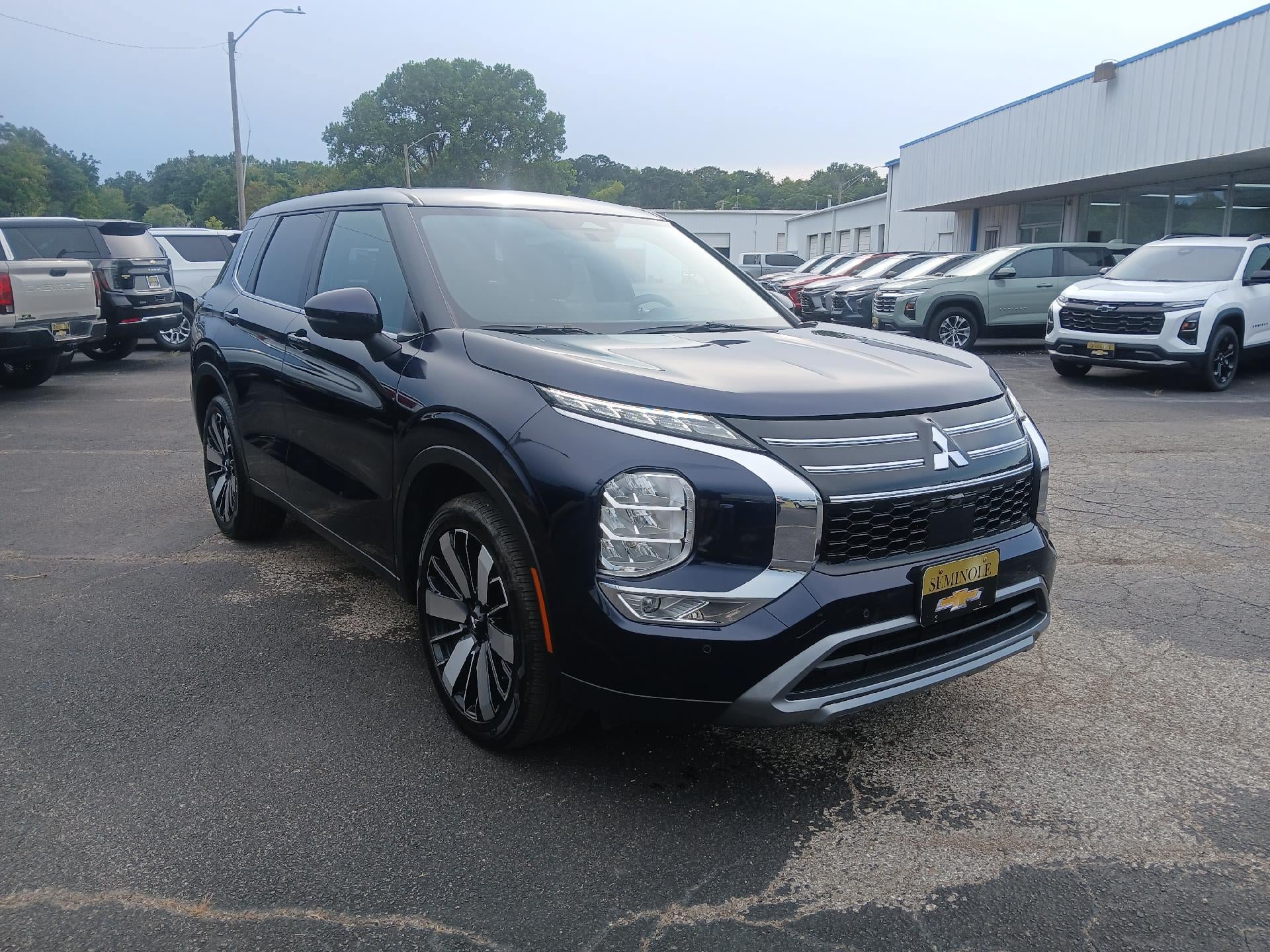 Used 2025 Mitsubishi Outlander SE AWD/4WD image 9