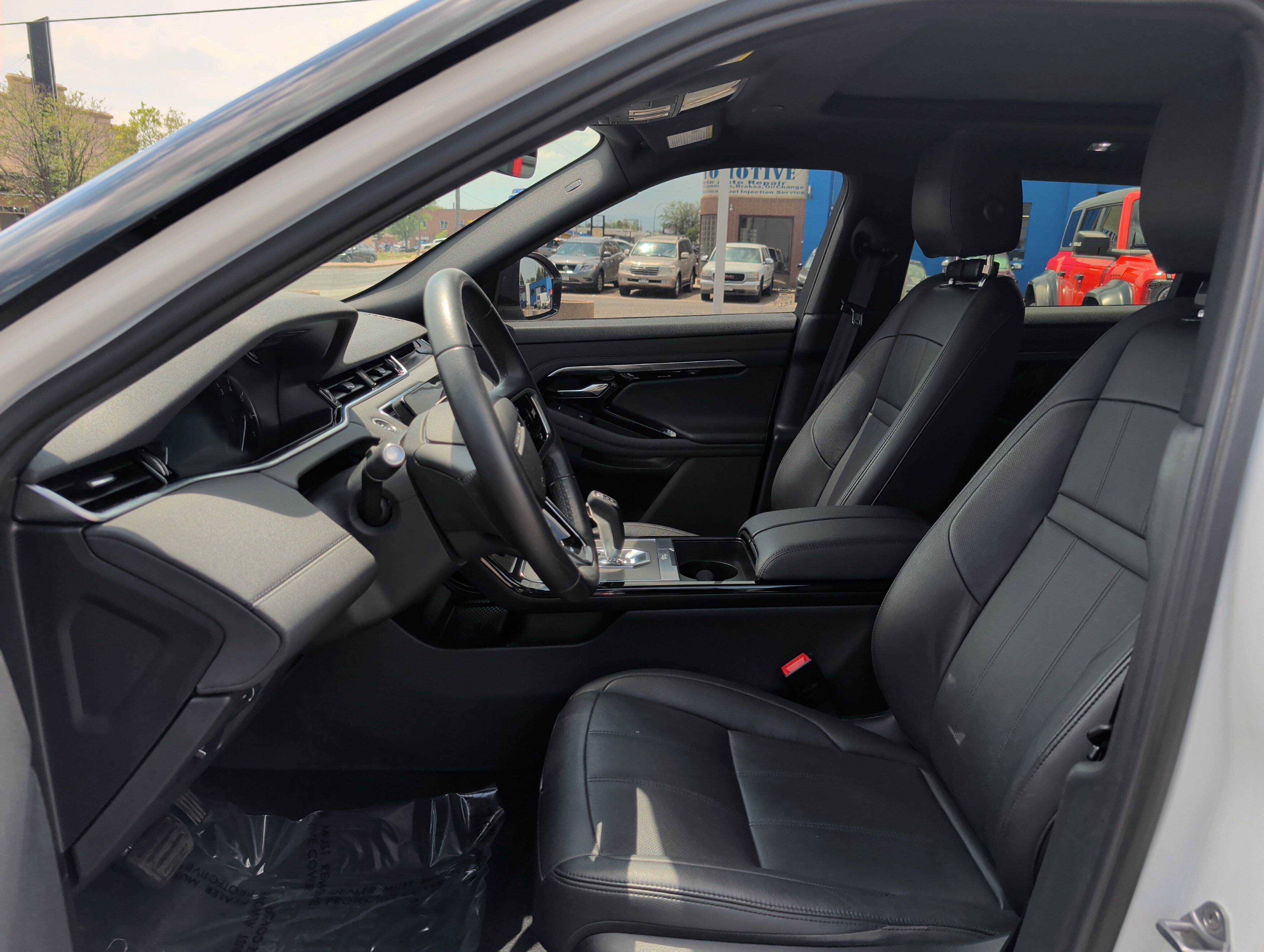 Used 2023 Land Rover Range Rover Evoque SE AWD/4WD image 11