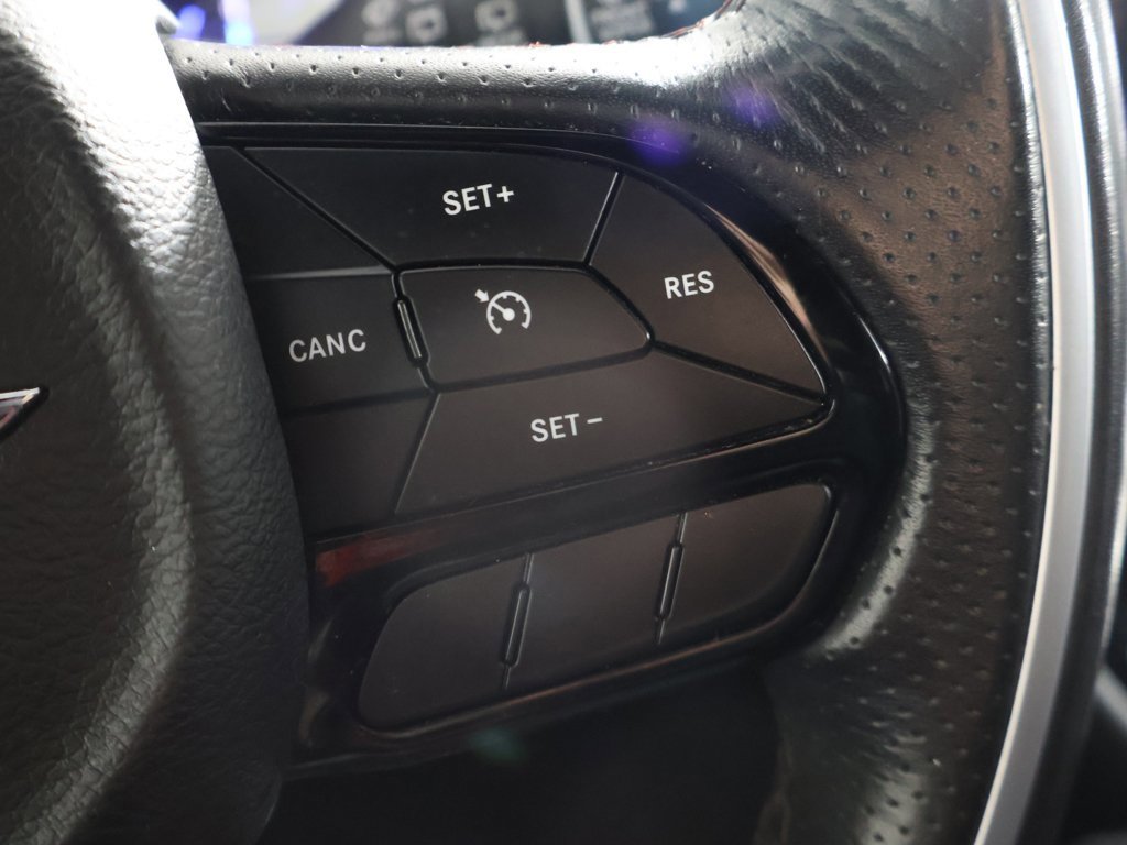 Used 2020 Chrysler Pacifica Limited image 41