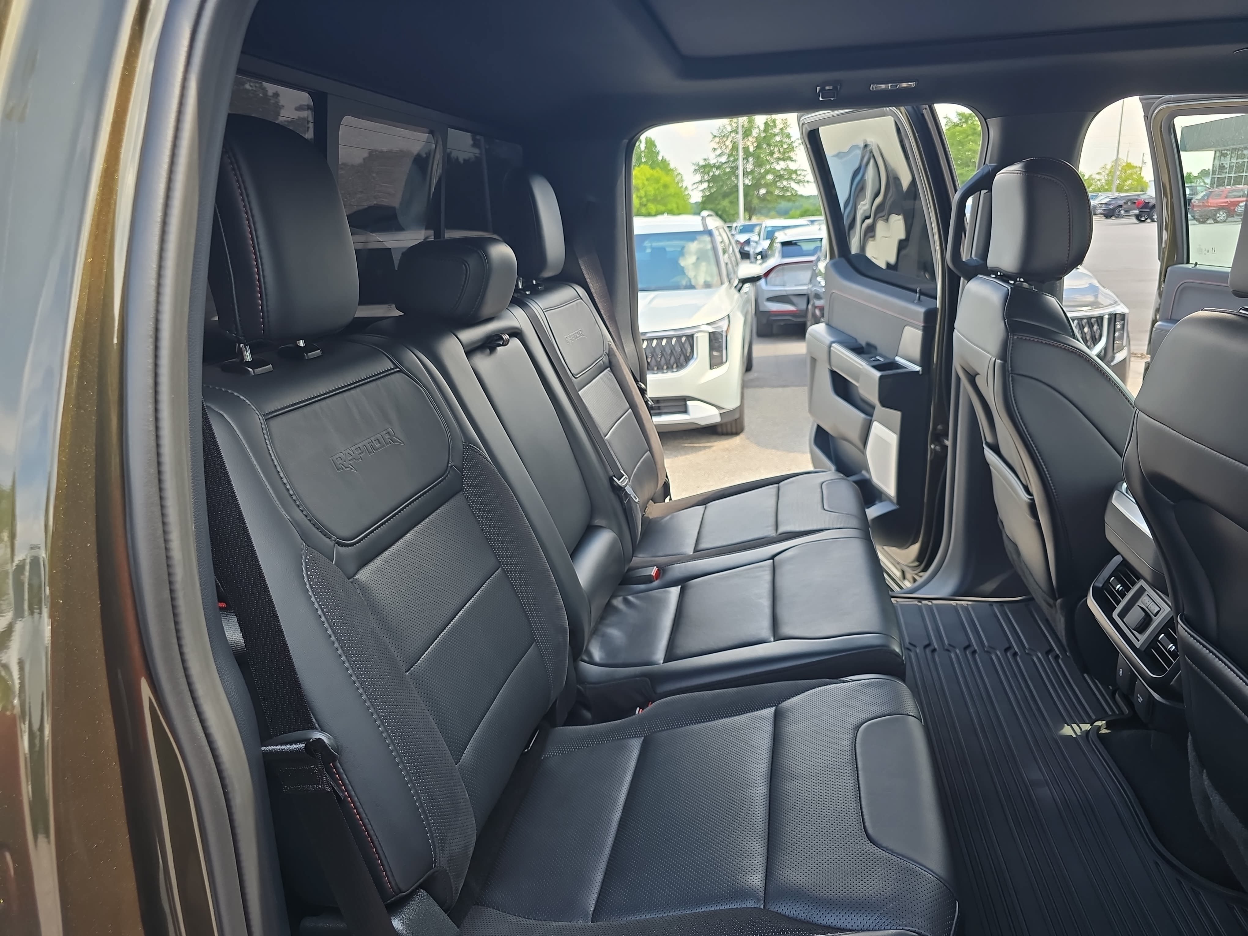 Used 2025 Ford F150 Raptor AWD/4WD image 12