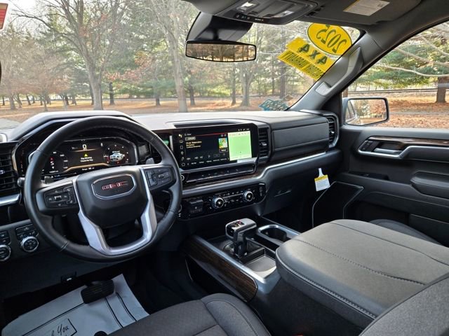 Used 2025 GMC Sierra 1500 Elevation image 16