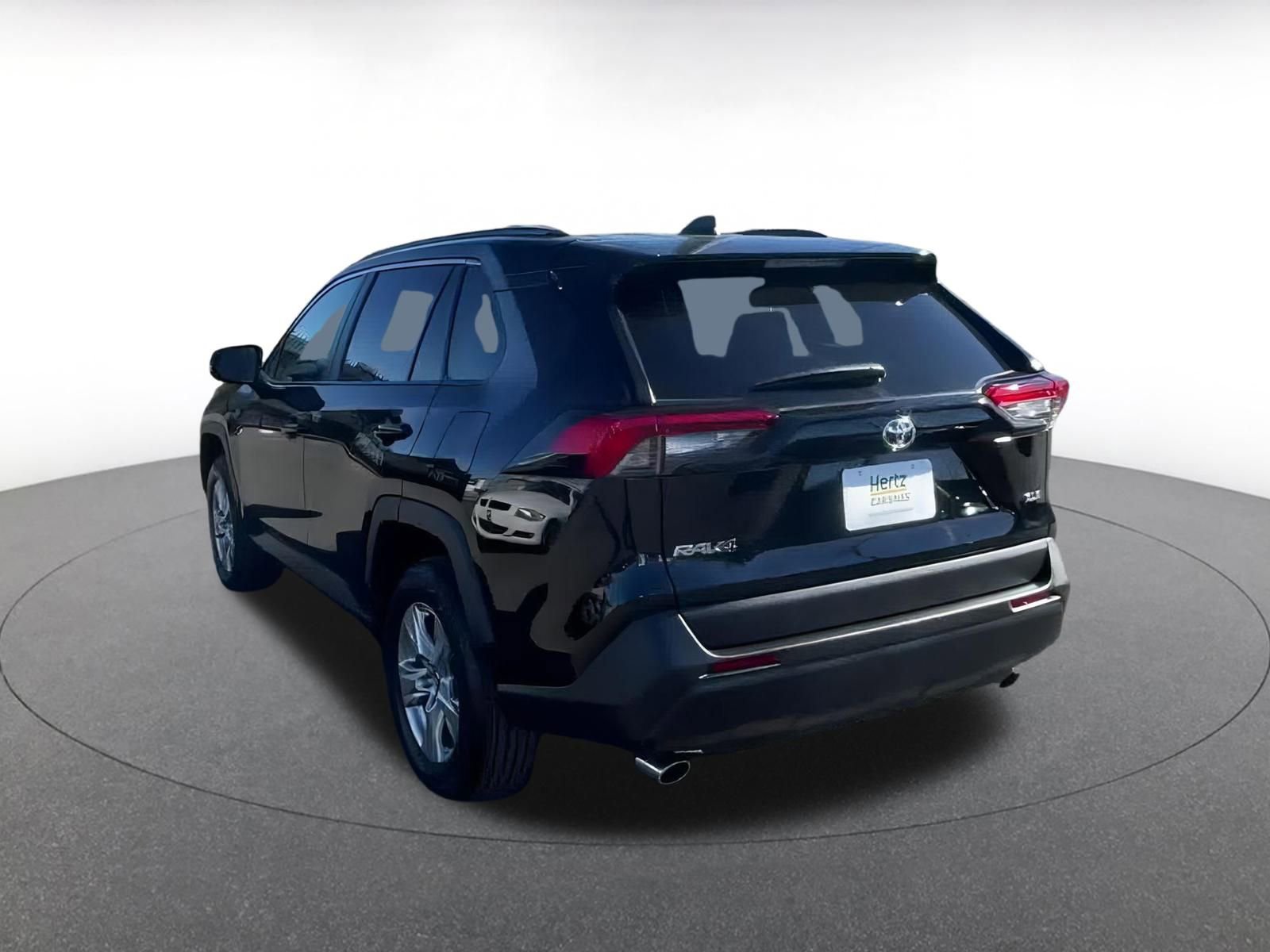 Used 2025 Toyota RAV4 XLE image 11