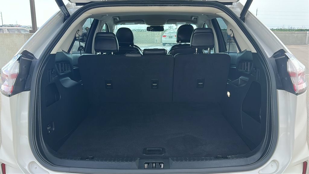 Used 2019 Ford Edge SEL w/ Equipment Group 201A FWD image 32