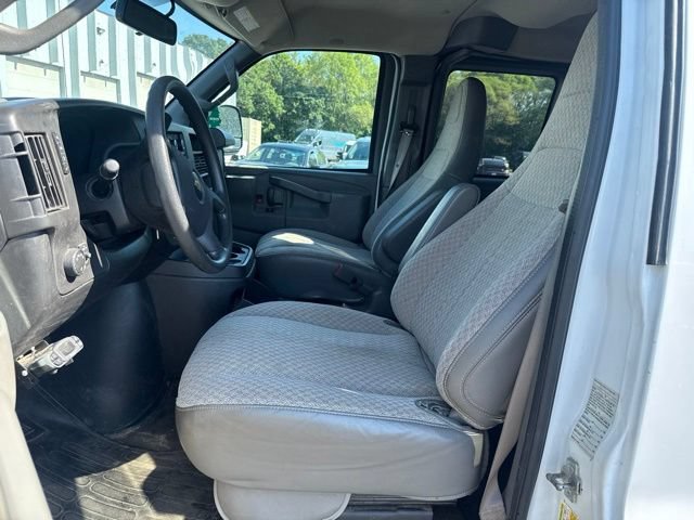 Used 2017 Chevrolet Express 3500 LT w/ LT Preferred Equipment Group RWD image 12