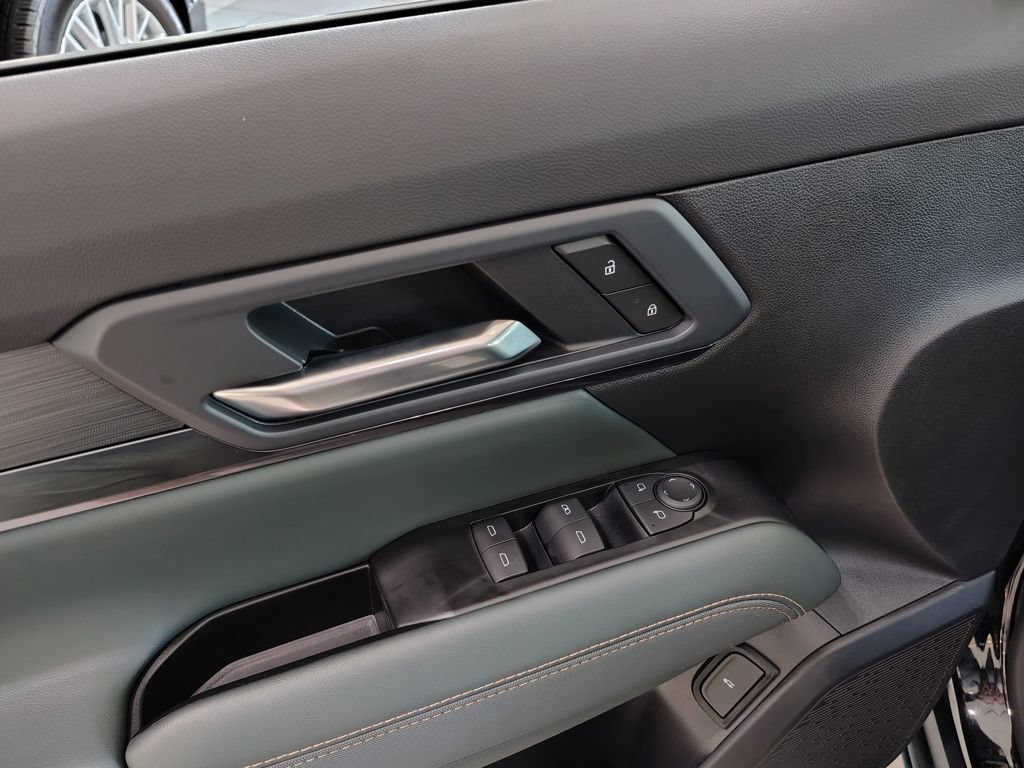 New 2027 GMC Terrain AT4 w/ Technology Package II AWD/4WD image 16