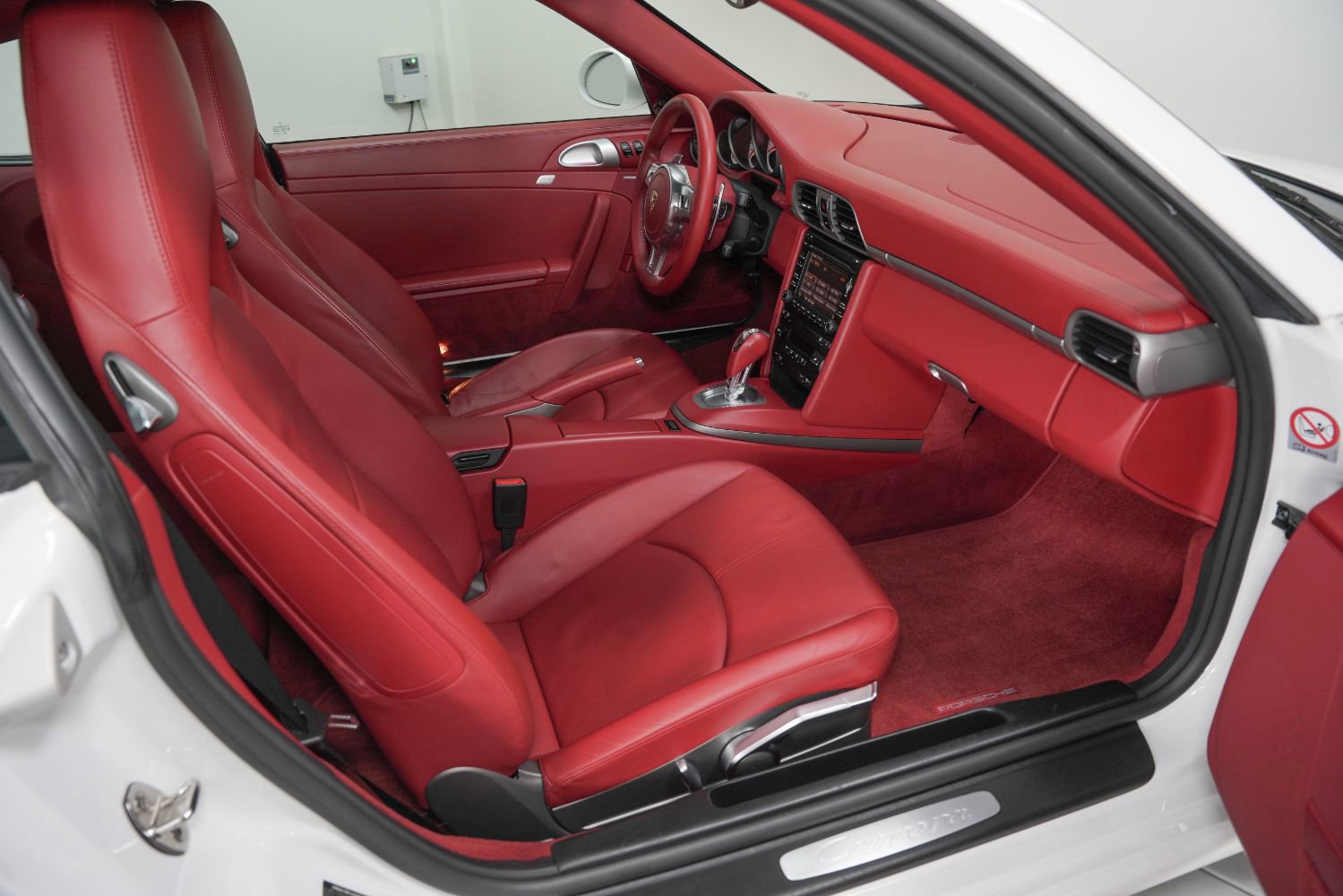 Used 2012 Porsche 911 Carrera image 2