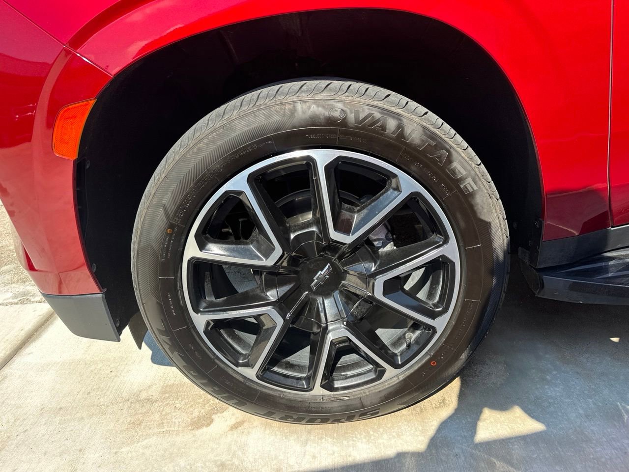 Used 2023 Chevrolet Tahoe RST w/ Luxury Package RWD image 7