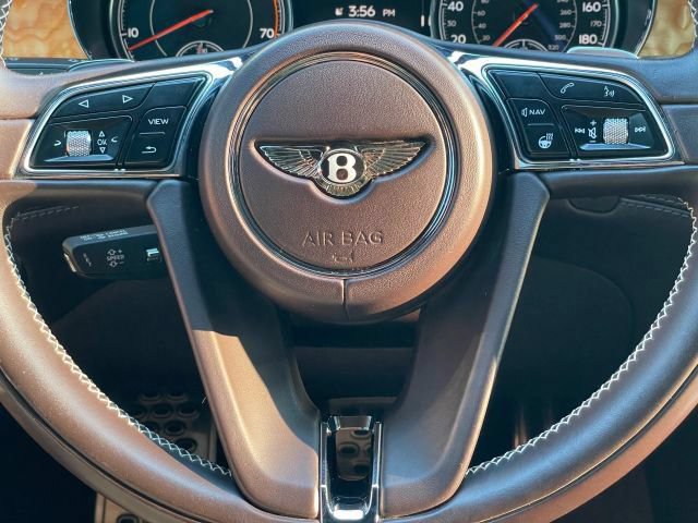 Used 2018 Bentley Bentayga Onyx Edition AWD/4WD image 23