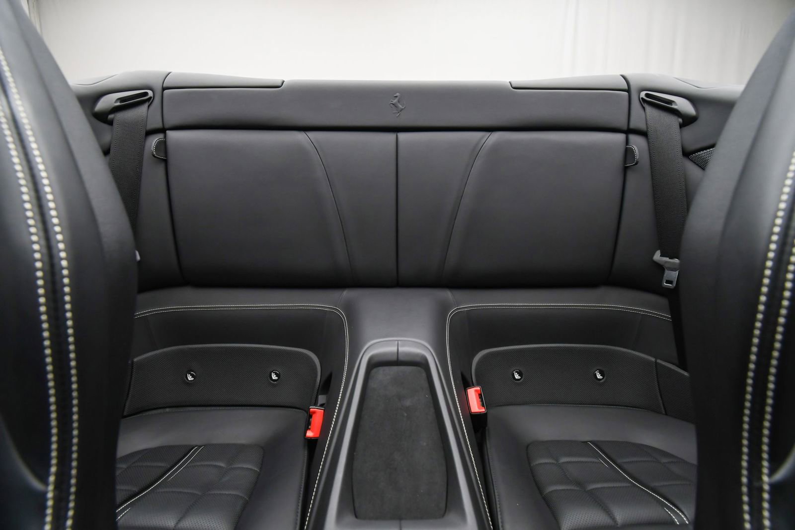 Used 2019 Ferrari Portofino image 18