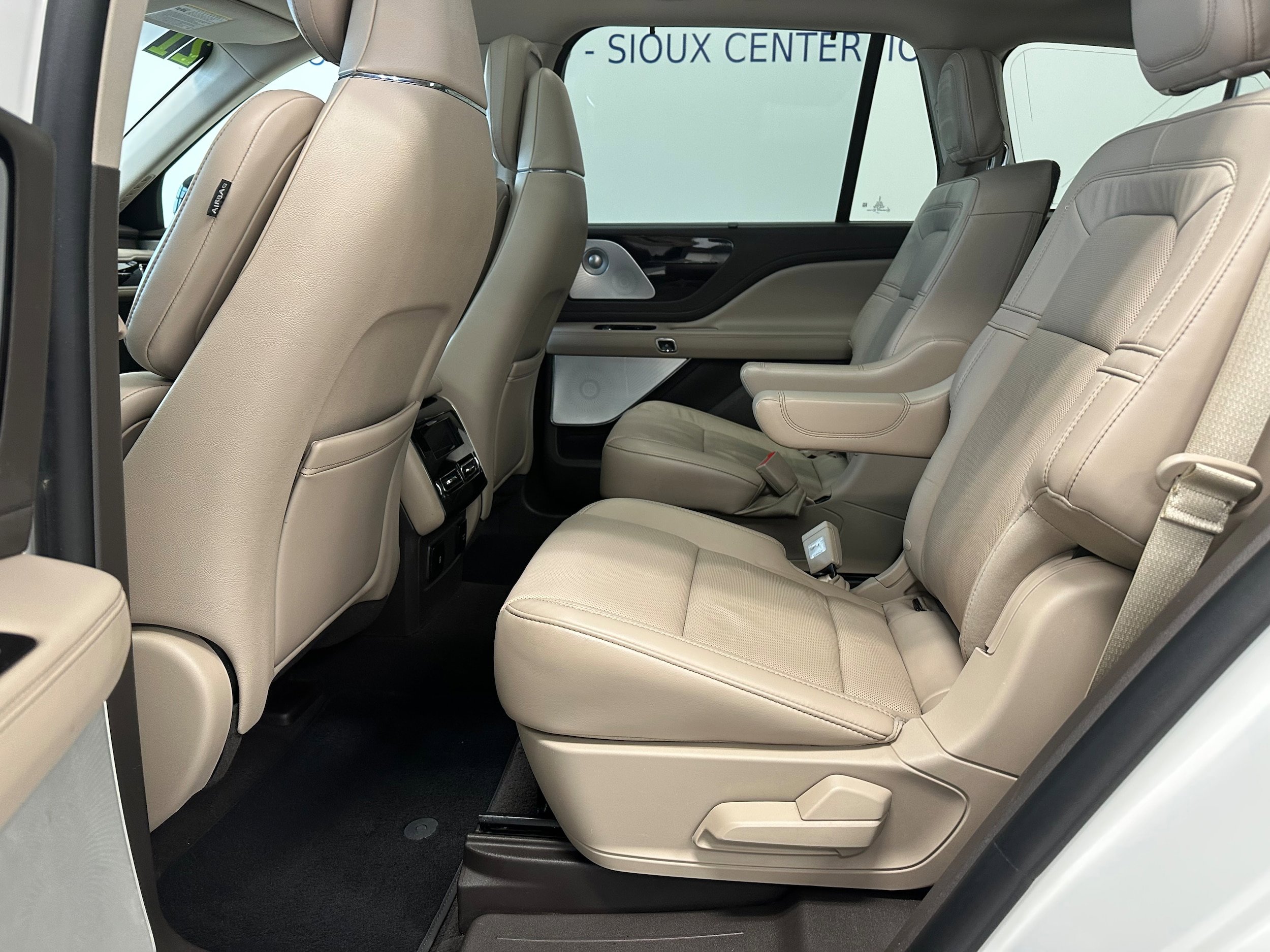 Used 2021 Lincoln Aviator Reserve w/ Equipment Group 202A image 13