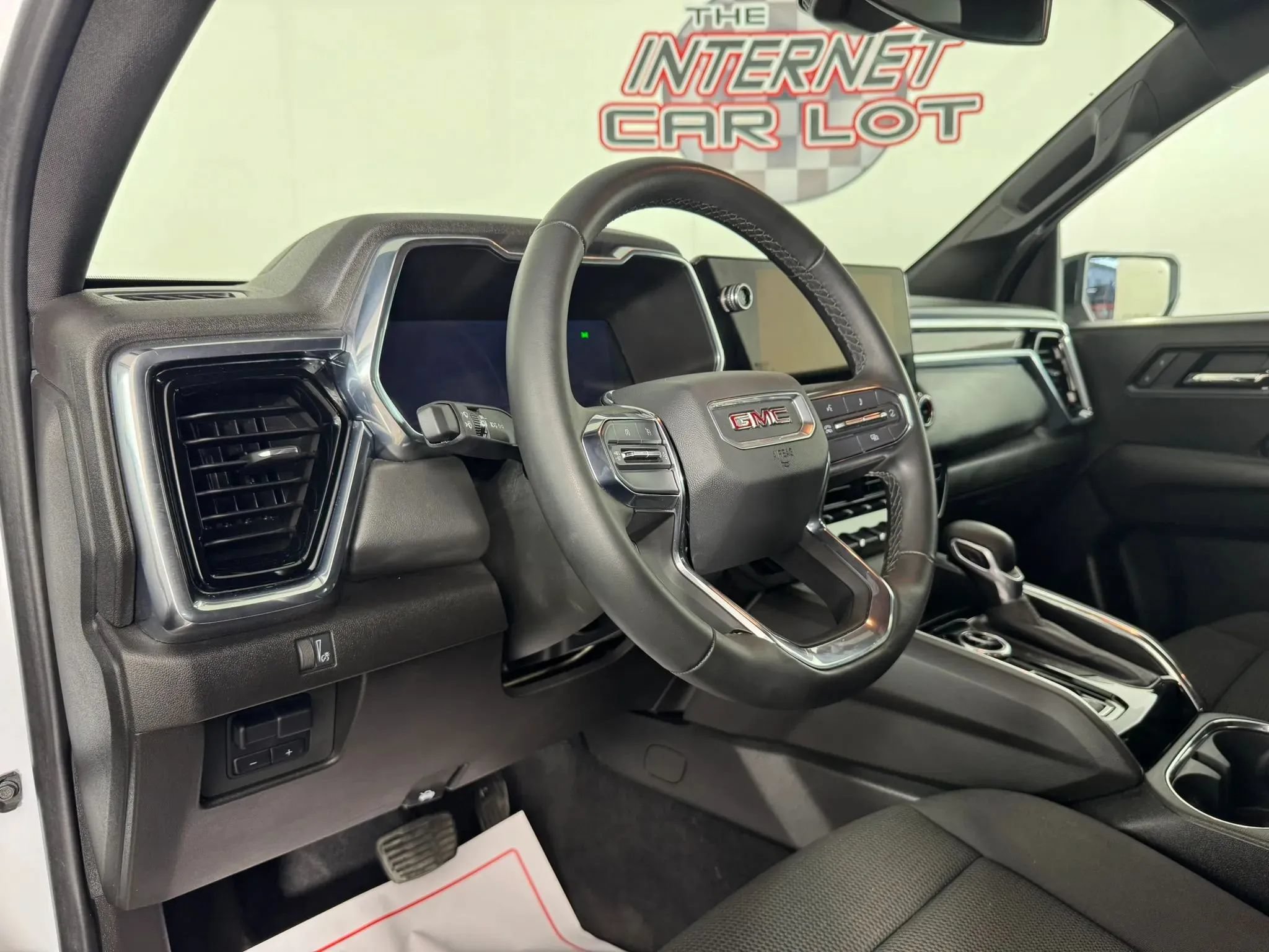 Used 2025 GMC Canyon Elevation AWD/4WD image 10