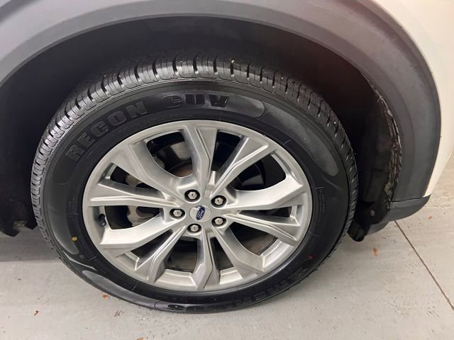 Used 2020 Ford Explorer XLT w/ Equipment Group 202A image 25