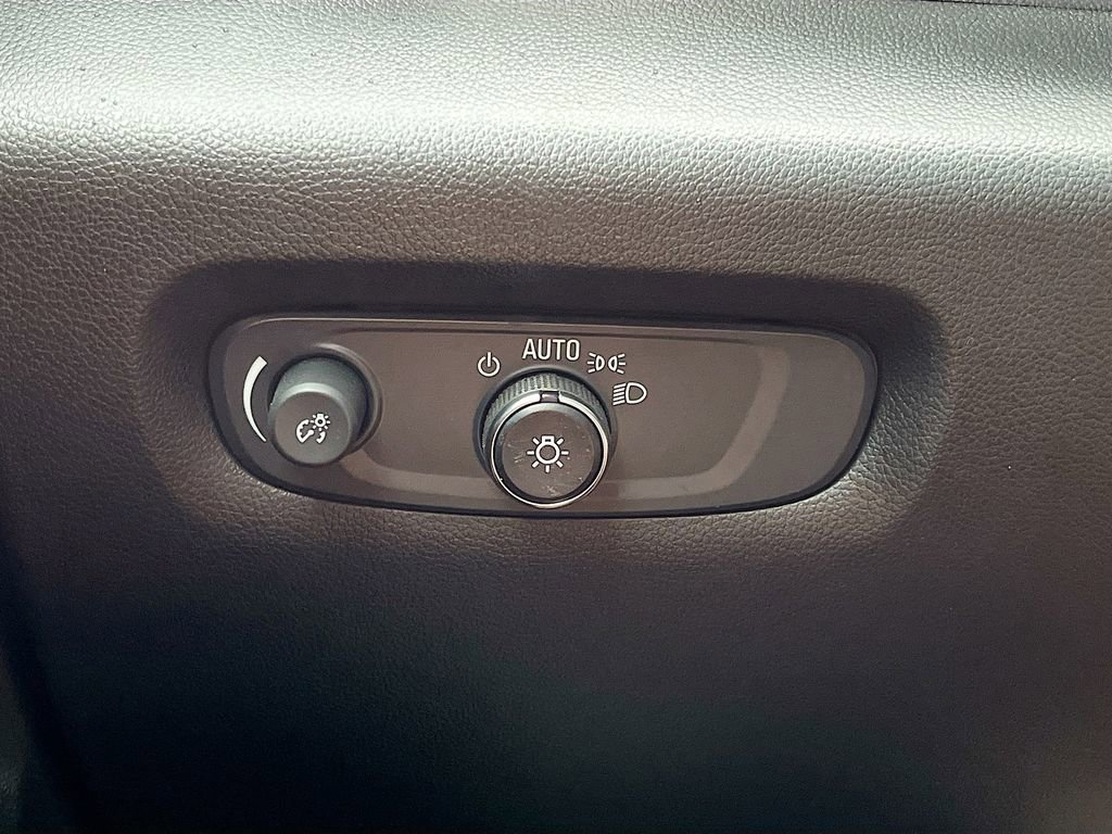 Used 2023 Chevrolet Traverse RS image 10