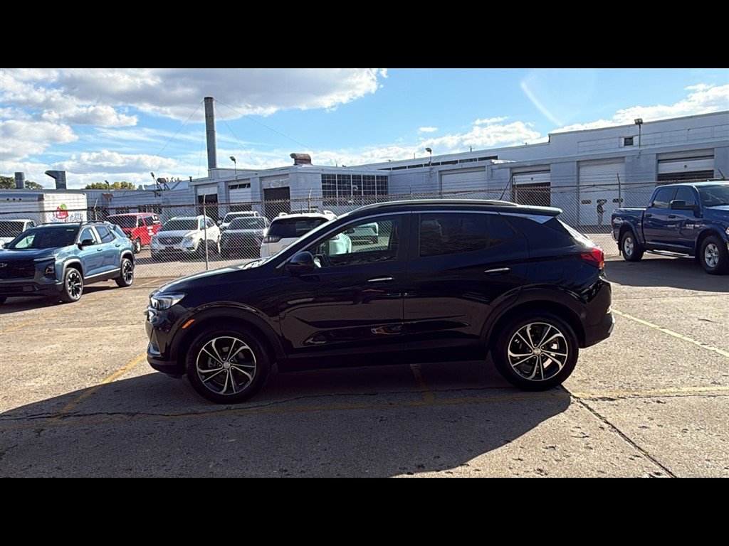 Certified 2023 Buick Encore GX Select image 3