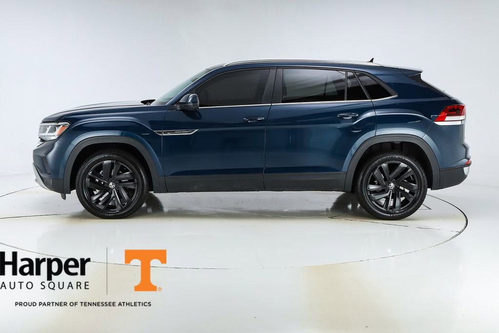 Used 2023 Volkswagen Atlas Cross Sport SE w/ Panoramic Sunroof Package FWD image 2