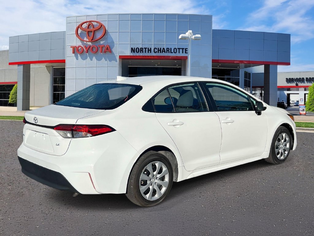 Used 2024 Toyota Corolla LE FWD image 8