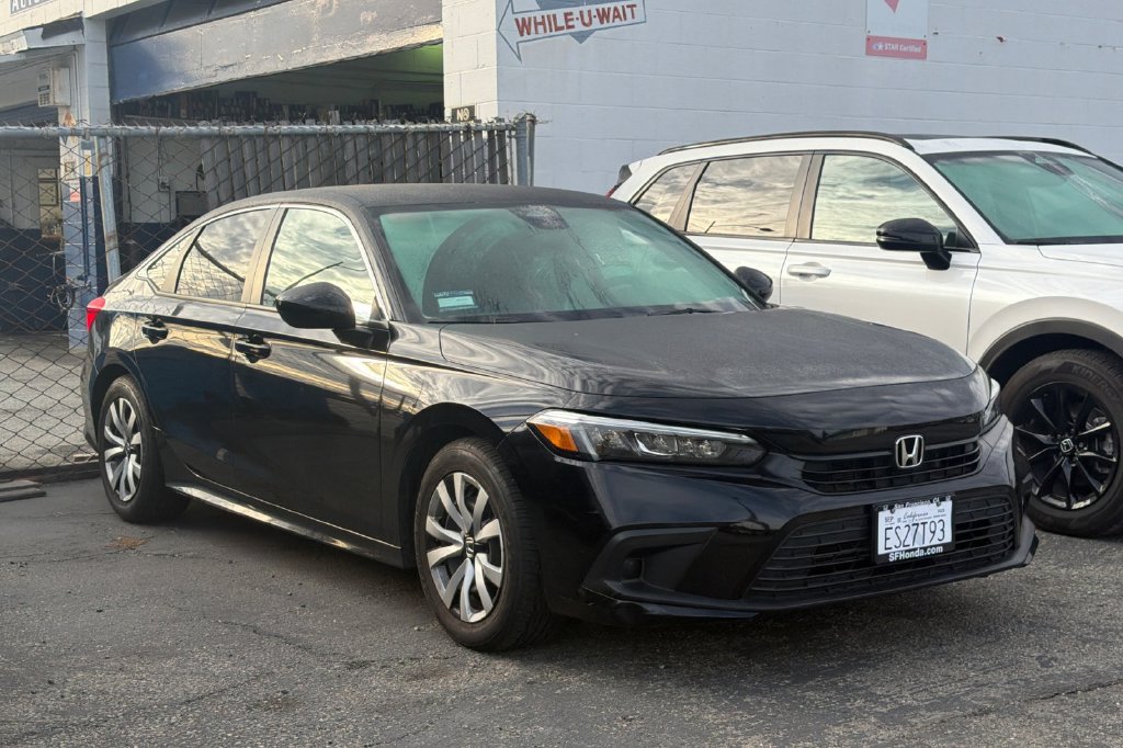 Used 2023 Honda Civic LX image 2