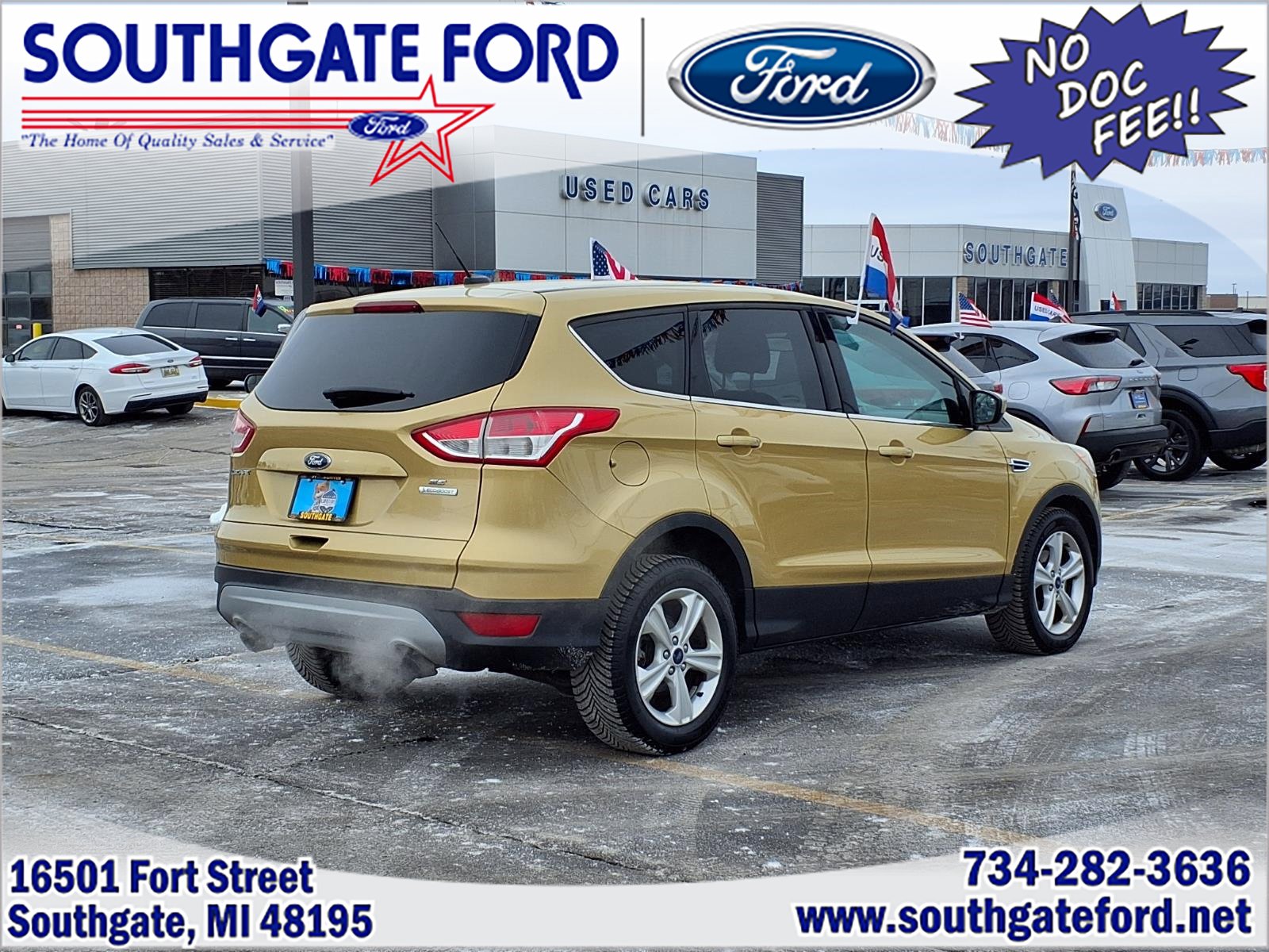 Used 2015 Ford Escape SE image 2