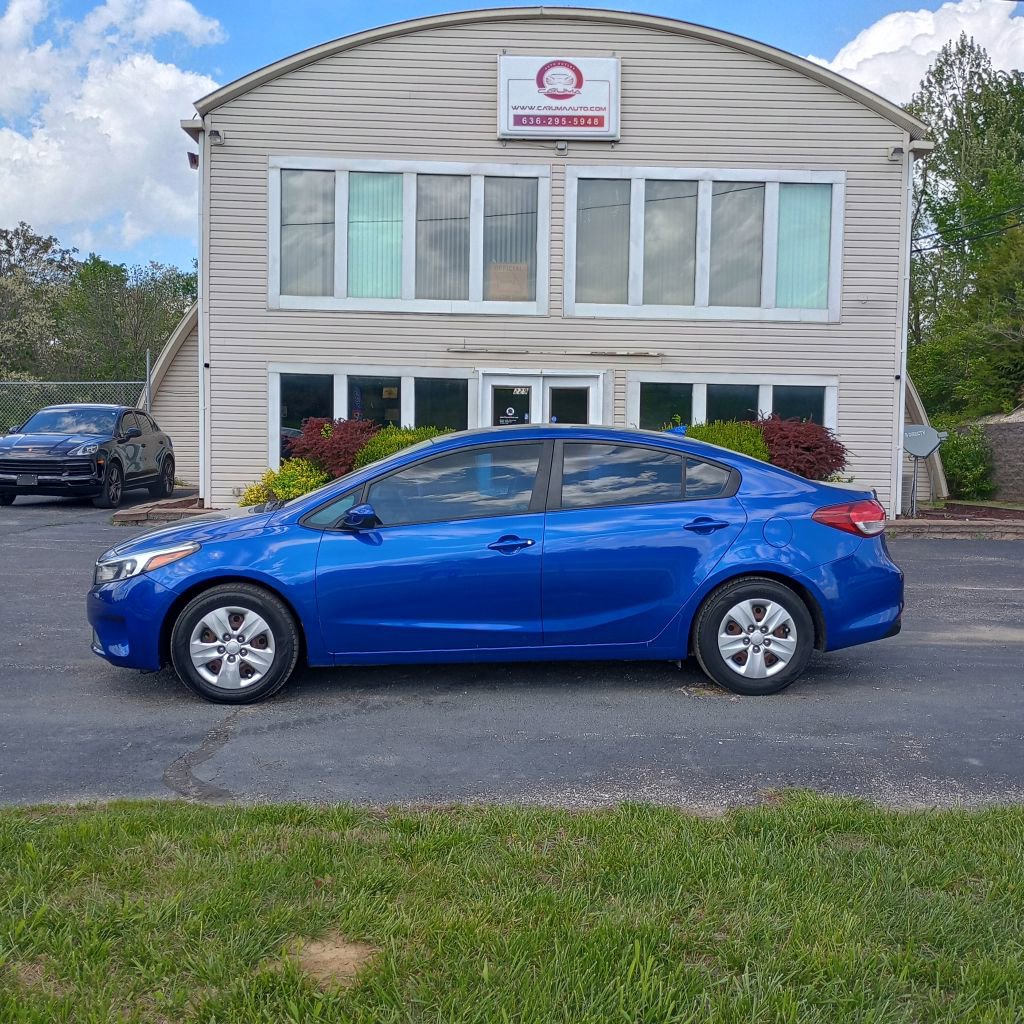 Used 2017 Kia Forte LX FWD image 2