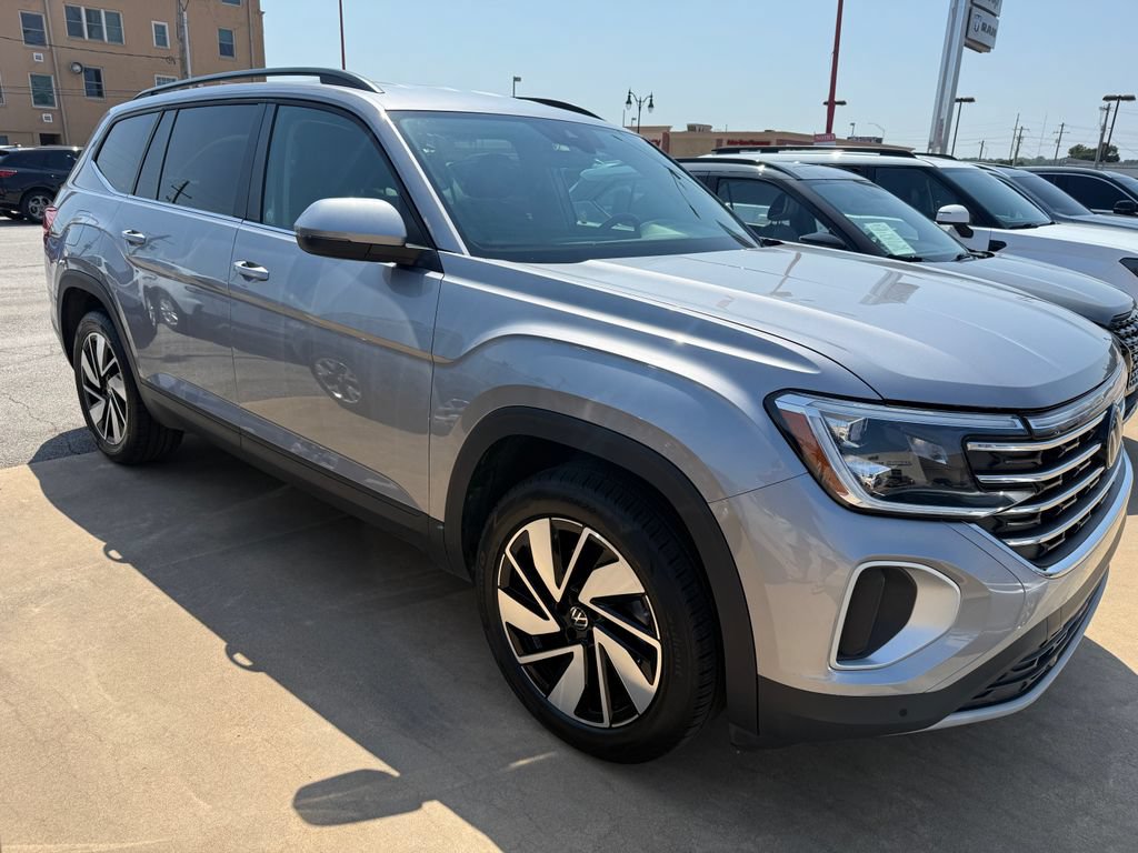 Used 2025 Volkswagen Atlas SE FWD image 12